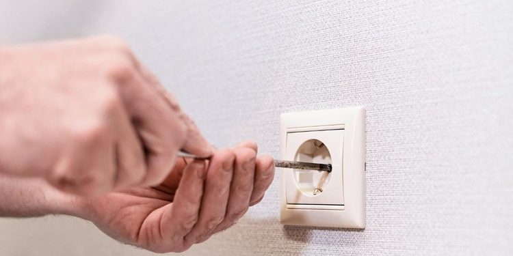 Smart Ways to Keep Cables Out of Sight Smart Ways to Keep Cables Out of Sight